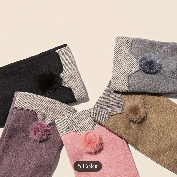 NWT Winter Touchscreen Gloves - Picture 2 of 3